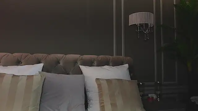 AnnieStylesx online show from October 18, 2025, 3:31 am