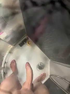 Snapshot of lescro95_ chatting on April 4, 2026, 11:46 pm lescro95 online show from April 4, 2026, 11:46 pm