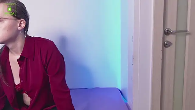 YukoFanee online show from September 25, 2025, 3:49 pm