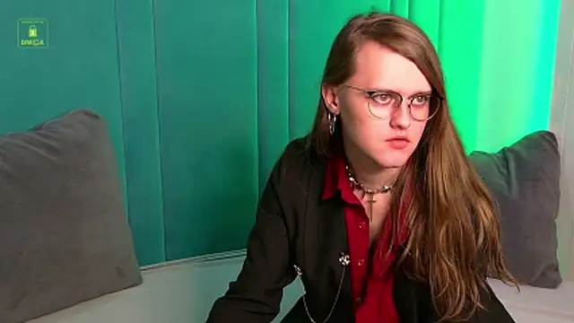 YukoFanee online show from November 14, 2025, 8:18 pm