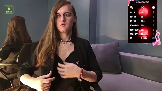 YukoFanee online show from December 13, 2025, 8:25 pm