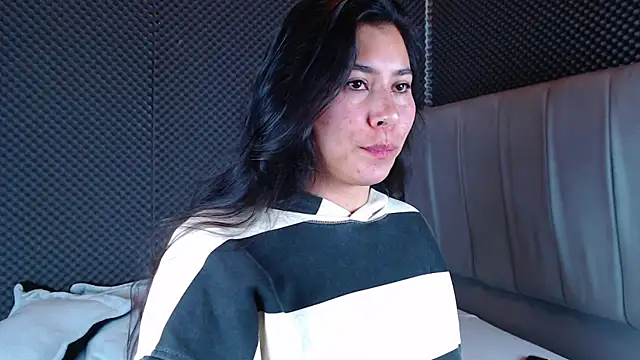 Snapshot of _joy_yva chatting on December 19, 2025, 12:50 am joy yva online show from December 19, 2025, 12:50 am