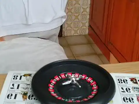 Snapshot of VeneRed chatting on October 23, 2025, 10:36 am VeneRed online show from October 23, 2025, 10:36 am