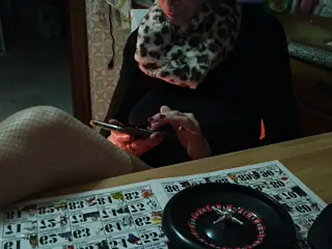 Snapshot of VeneRed chatting on October 31, 2025, 4:35 am VeneRed online show from October 31, 2025, 4:35 am