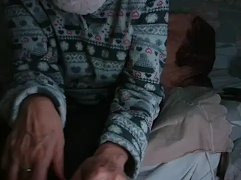 Snapshot of VeneRed chatting on November 5, 2025, 8:20 pm VeneRed online show from November 5, 2025, 8:20 pm