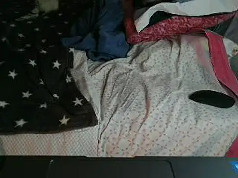 Snapshot of VeneRed chatting on March 23, 2026, 8:24 pm VeneRed online show from March 23, 2026, 8:24 pm