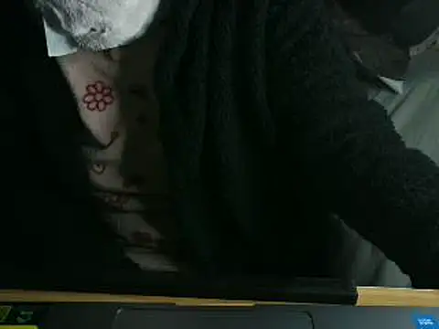 Snapshot of VeneRed chatting on April 1, 2026, 5:43 pm VeneRed online show from April 1, 2026, 5:43 pm