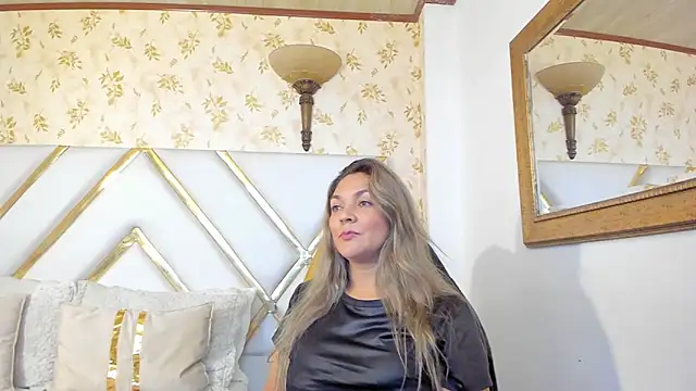 Snapshot of MalorySweet chatting on June 24, 2026, 1:10 pm MalorySweet online show from June 24, 2026, 1:10 pm
