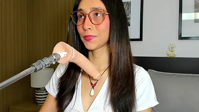 Snapshot of doll_bella_ chatting on May 12, 2026, 8:06 pm doll bella online show from May 12, 2026, 8:06 pm