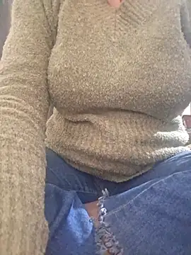 Melody Shyla online show from December 14, 2025, 1:38 pm