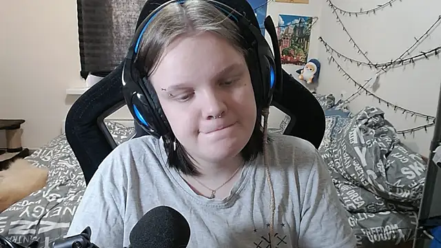 DivaMarisa online show from March 12, 2025, 11:20 am