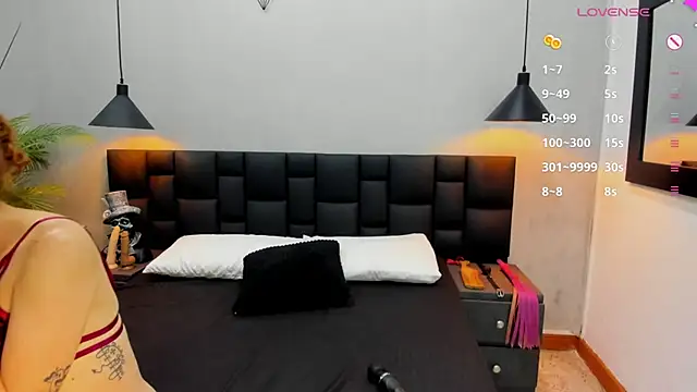 Sccarlett Johnnson online show from September 14, 2025, 4:28 pm