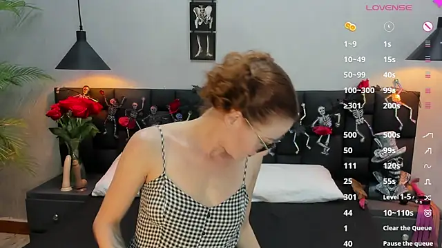 Sccarlett Johnnson online show from October 15, 2025, 9:26 pm