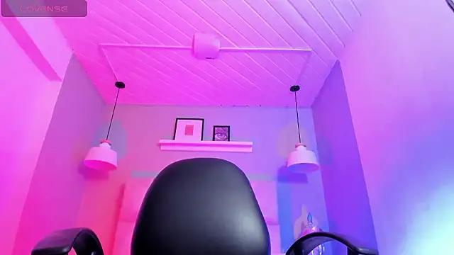 Lucy Williiams online show from January 14, 2026, 7:30 pm