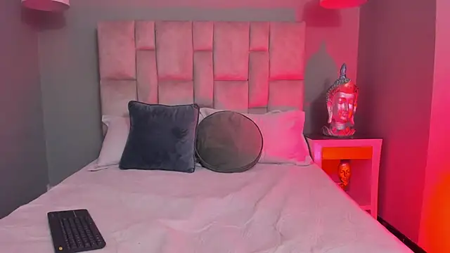 Snapshot of Lucy_Williiams chatting on February 20, 2026, 7:36 pm Lucy Williiams online show from February 20, 2026, 7:36 pm