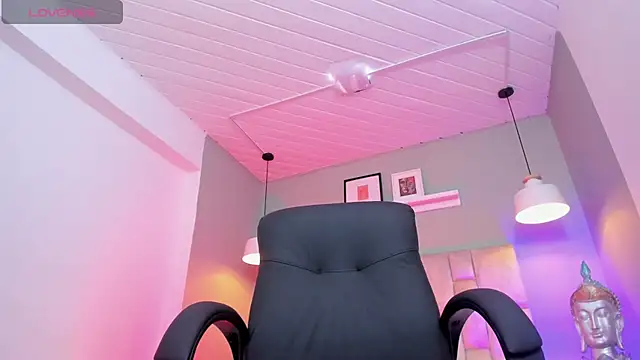 Snapshot of Lucy_Williiams chatting on February 25, 2026, 7:01 pm Lucy Williiams online show from February 25, 2026, 7:01 pm