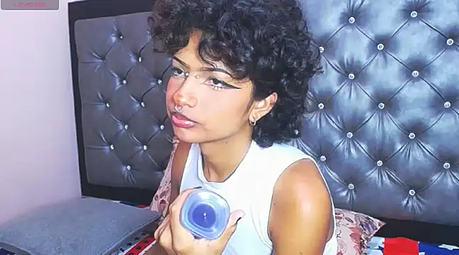 Snapshot of ToshiaKimich chatting on January 17, 2025, 2:18 am ToshiaKimich online show from January 17, 2025, 2:18 am