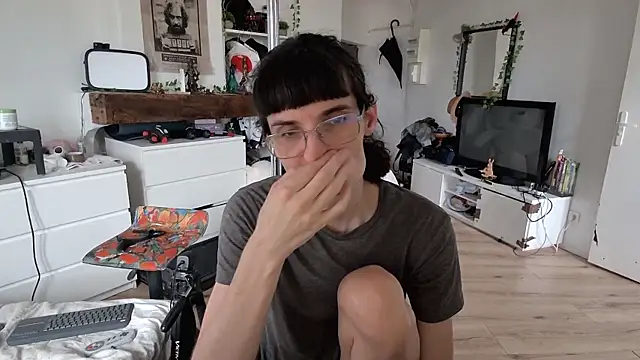 CeriseLapine online show from November 1, 2025, 12:07 pm