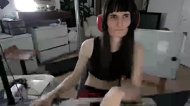 CeriseLapine online show from January 14, 2026, 7:08 pm