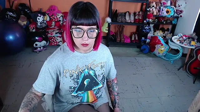 Snapshot of MissMiia2 chatting on October 24, 2025, 2:57 pm MissMiia2 online show from October 24, 2025, 2:57 pm