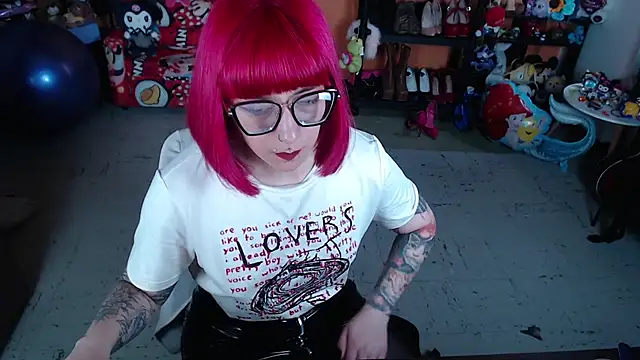 Snapshot of MissMiia2 chatting on November 26, 2025, 9:16 pm MissMiia2 online show from November 26, 2025, 9:16 pm