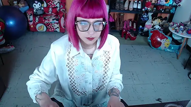 Snapshot of MissMiia2 chatting on January 6, 2026, 7:17 pm MissMiia2 online show from January 6, 2026, 7:17 pm