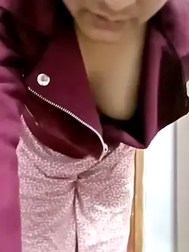 Indianhyna online show from December 20, 2024, 8:49 am