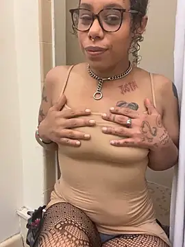 Princess Desirae online show from May 7, 2026, 6:19 am