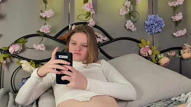 Snapshot of LilianSwall chatting on December 1, 2024, 7:36 pm LilianSwall online show from December 1, 2024, 7:36 pm