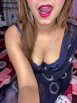 Diamond queeen online show from November 18, 2025, 4:11 pm