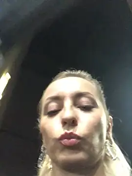 Diamond Bunny  online show from January 9, 2025, 5:11 pm