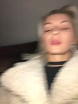 Diamond Bunny  online show from January 16, 2025, 3:13 pm