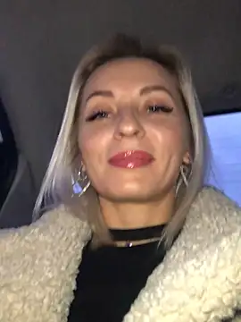 Diamond Bunny  online show from January 18, 2025, 1:51 pm