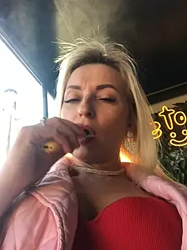 Diamond Bunny  online show from January 29, 2025, 2:21 pm