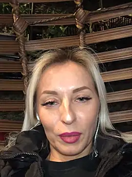 Diamond Bunny  online show from February 5, 2025, 5:09 pm