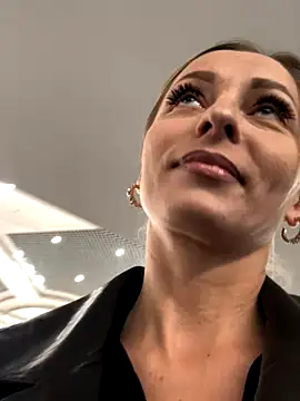 Diamond Bunny  online show from September 29, 2025, 3:39 pm