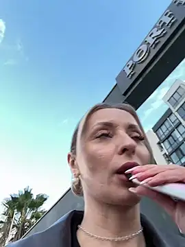 Diamond Bunny  online show from February 8, 2026, 2:53 pm