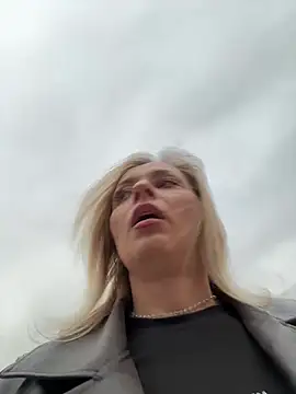 Diamond Bunny  online show from February 16, 2026, 3:19 pm