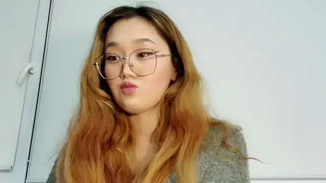 Jennatyan online show from November 20, 2025, 11:21 am