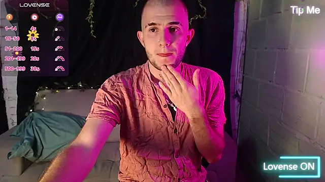 Dante Bear  online show from March 12, 2026, 11:00 pm