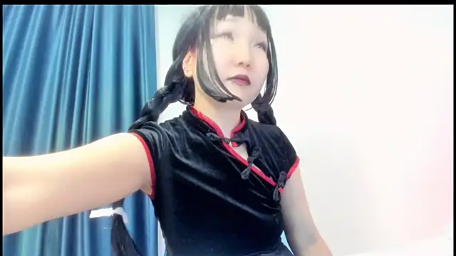 himeros goddess online show from September 17, 2025, 11:34 am