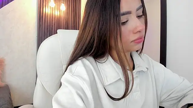 laurin clauz  online show from October 1, 2025, 4:02 pm