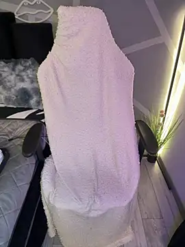 krysstal003 online show from January 26, 2025, 7:09 pm