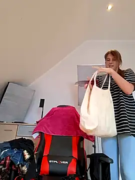 Hexe12346 online show from February 28, 2025, 2:42 pm