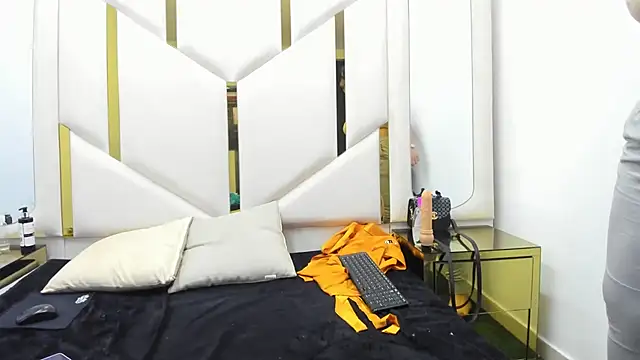 Snapshot of Criistaal_ chatting on December 26, 2024, 7:24 am Criistaal online show from December 26, 2024, 7:24 am