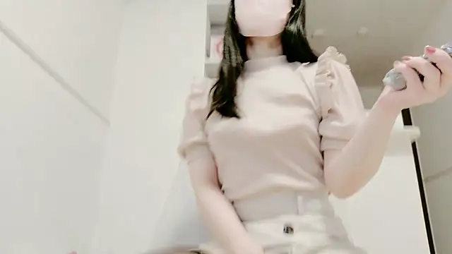 Snapshot of IORio2 chatting on November 3, 2025, 7:59 pm IORio2 online show from November 3, 2025, 7:59 pm