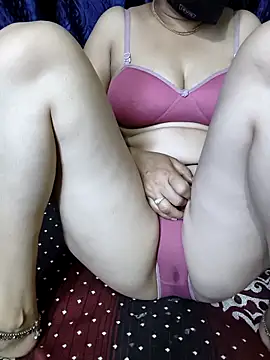 kaveerpooja947 online show from March 12, 2026, 10:38 pm