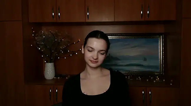  SusieSu  online show from December 17, 2024, 4:21 pm