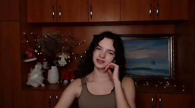  SusieSu  online show from December 20, 2024, 2:16 pm
