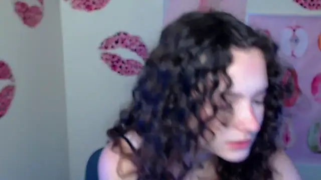  SusieSu  online show from December 20, 2025, 7:43 pm